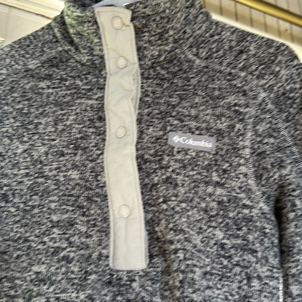 Columbia, Pull Over, Half Button Down - image 3